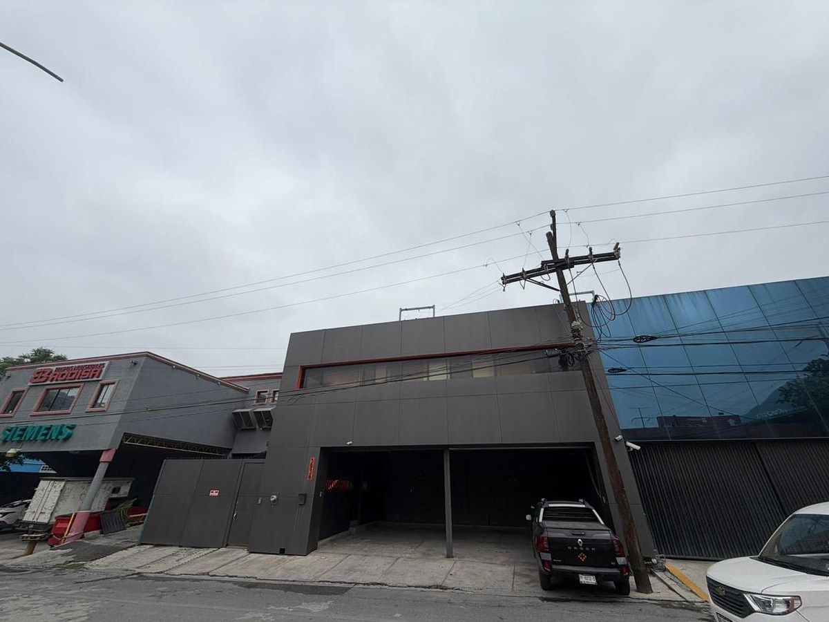 Venta de Oficinas con Bodega, Valle Oriente, photo 1 of 33