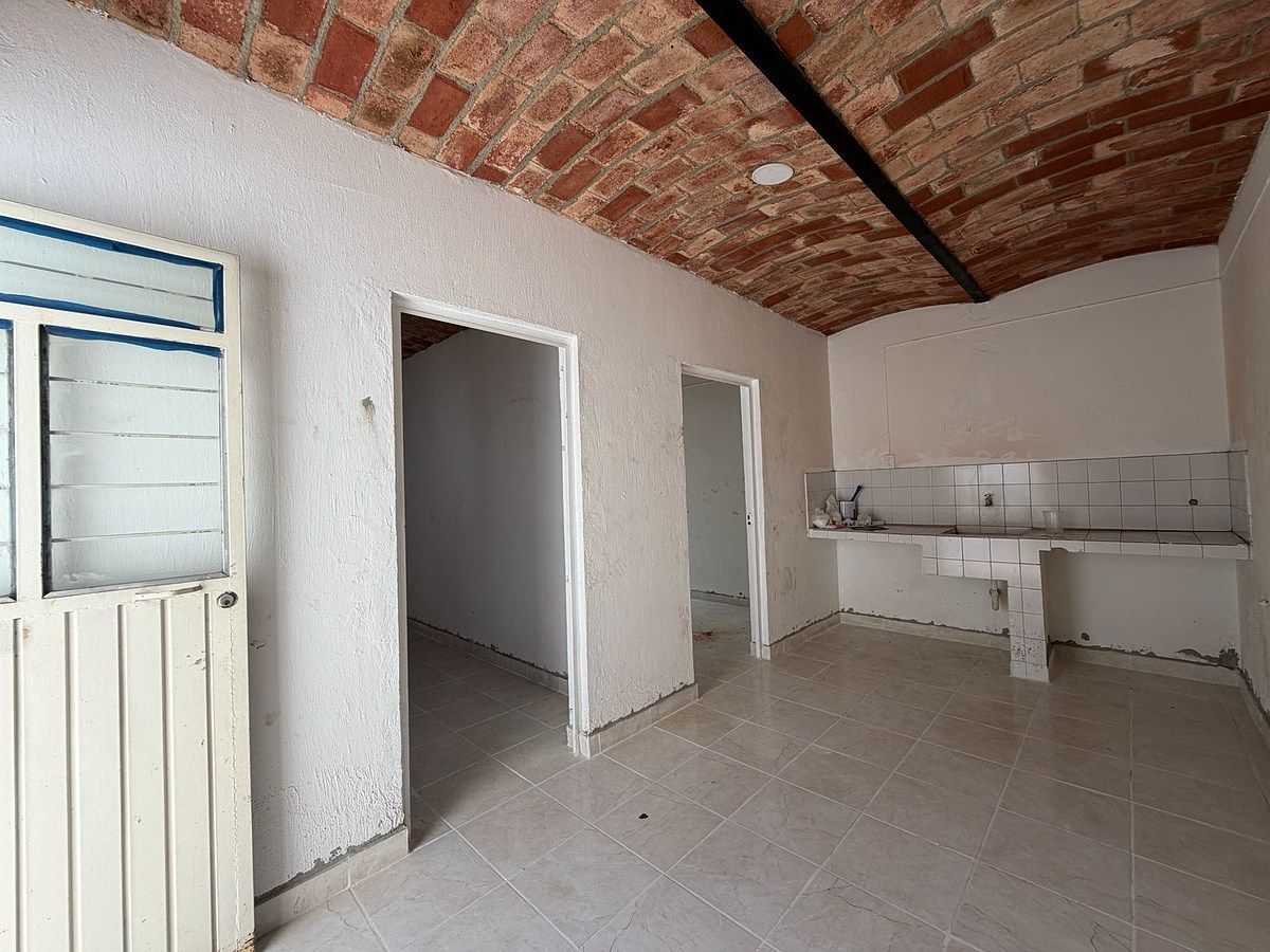 House with Commercial Use in Moderna, Guadalajara, photo 21 of 21
