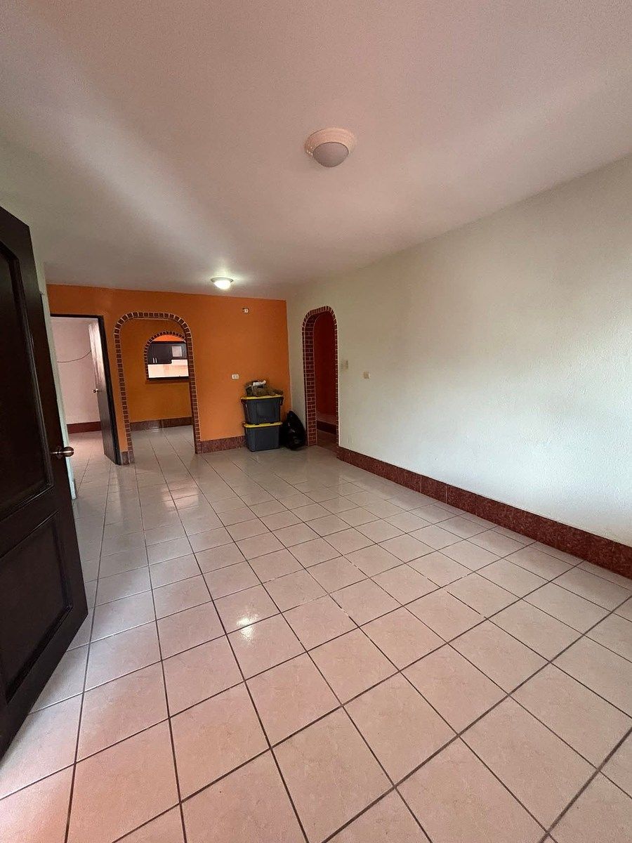 Casa en Venta - Residenciales San Ángel 2 Zona 2 - Image 5