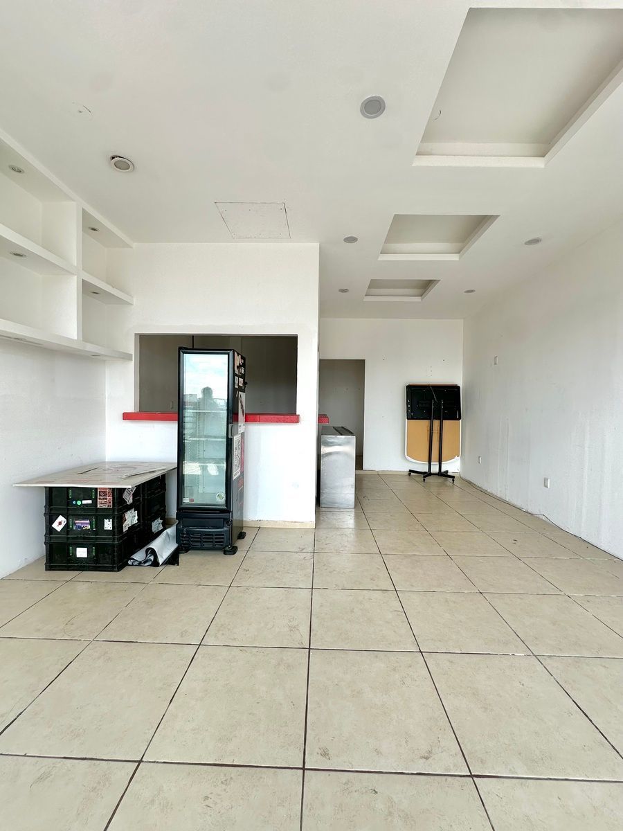 Local comercial en Residencial el Refugio, Querétaro, foto 10 de 12