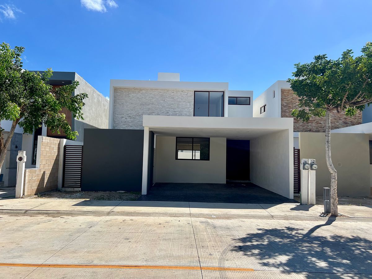 CASA EN VENTA EN ZENDERA RESIDENCIAL DE 3 HABITACIONES CON ALBERCA AMPLIA, foto 1 de 32