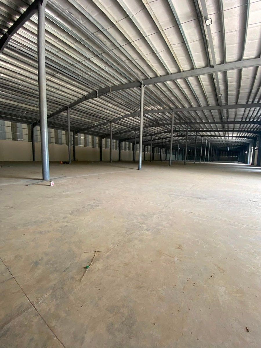 Nave en La Autopista Duarte, Santo Domingo Oeste, foto 3 de 9