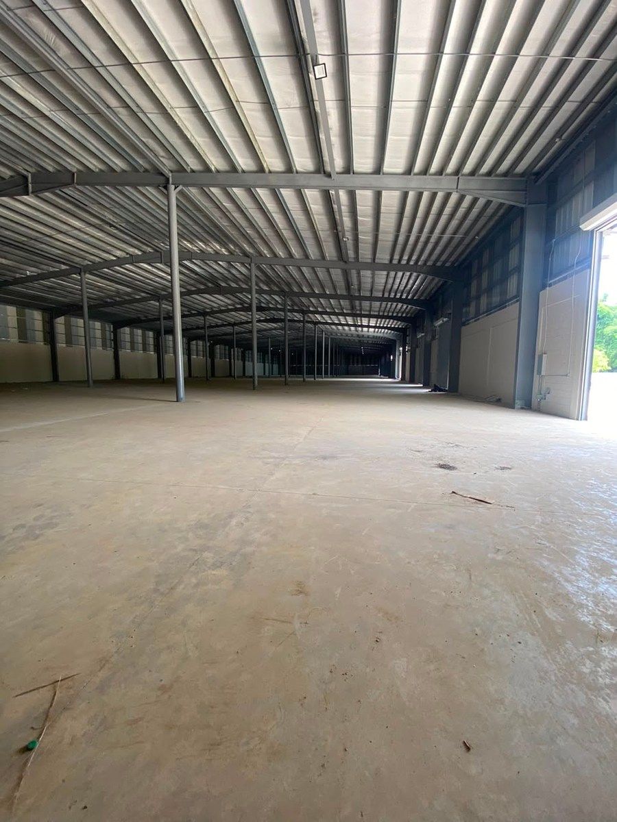 Nave en La Autopista Duarte, Santo Domingo Oeste, foto 4 de 9