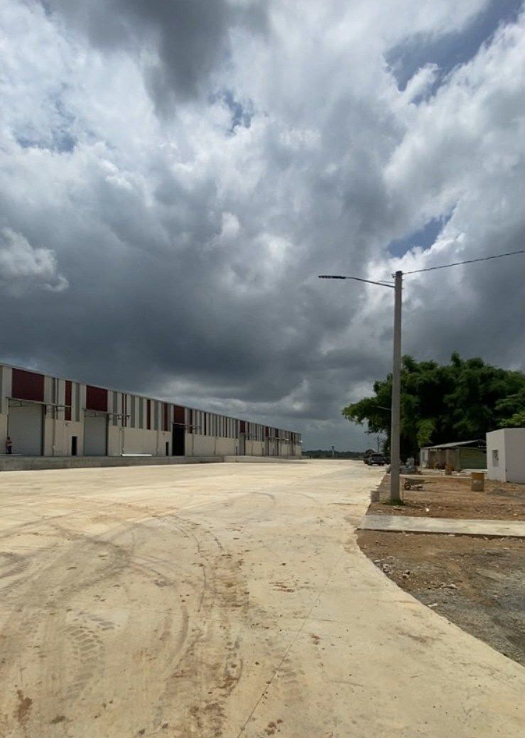 Nave en La Autopista Duarte, Santo Domingo Oeste, foto 7 de 9