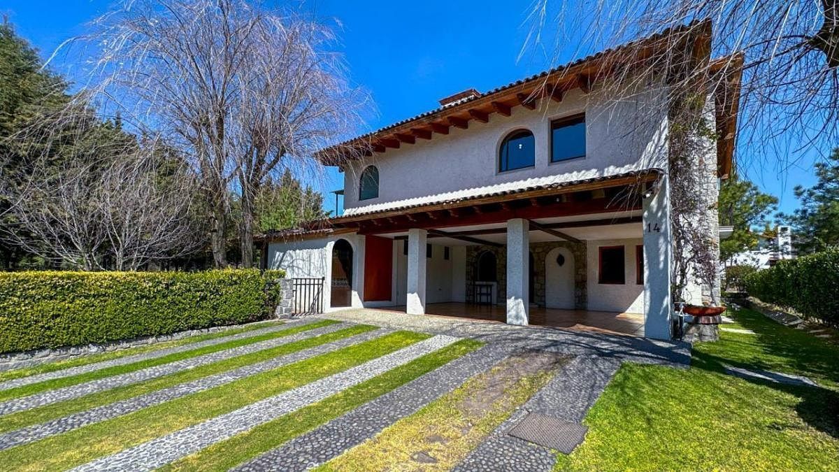 Residencia en Valle de Zamarrero, photo 1 of 10