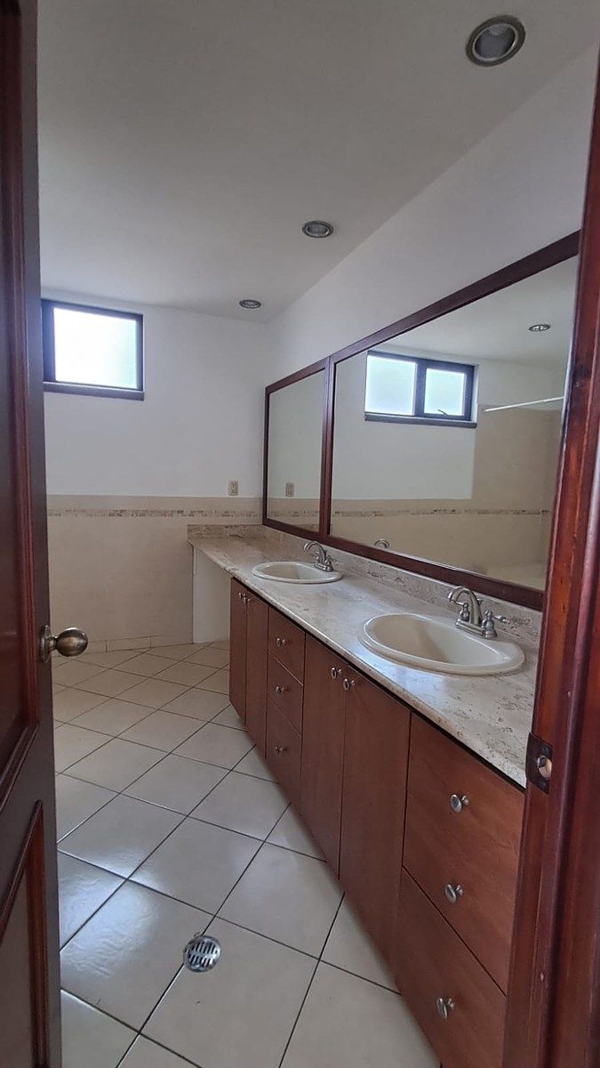 Apartamento en Zona 14, Guatemala, foto 9 de 19