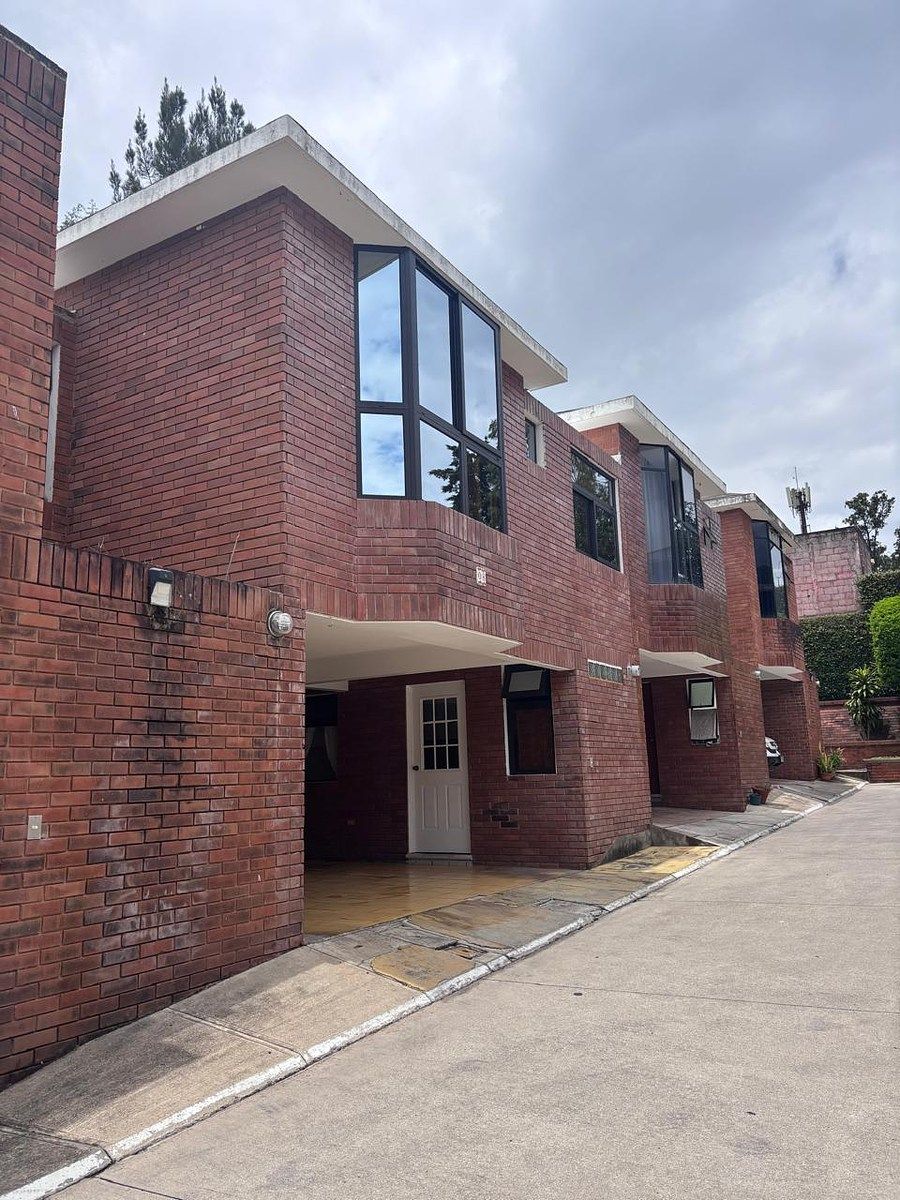 Casa en Renta de 3 habitaciones en Zona 16 dentro de Condominio