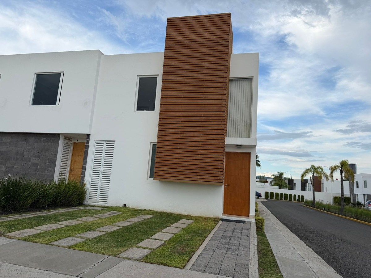 VENTA CASA EN EL DELIRIO JURIQUILLA SANTA FE, photo 1 of 24