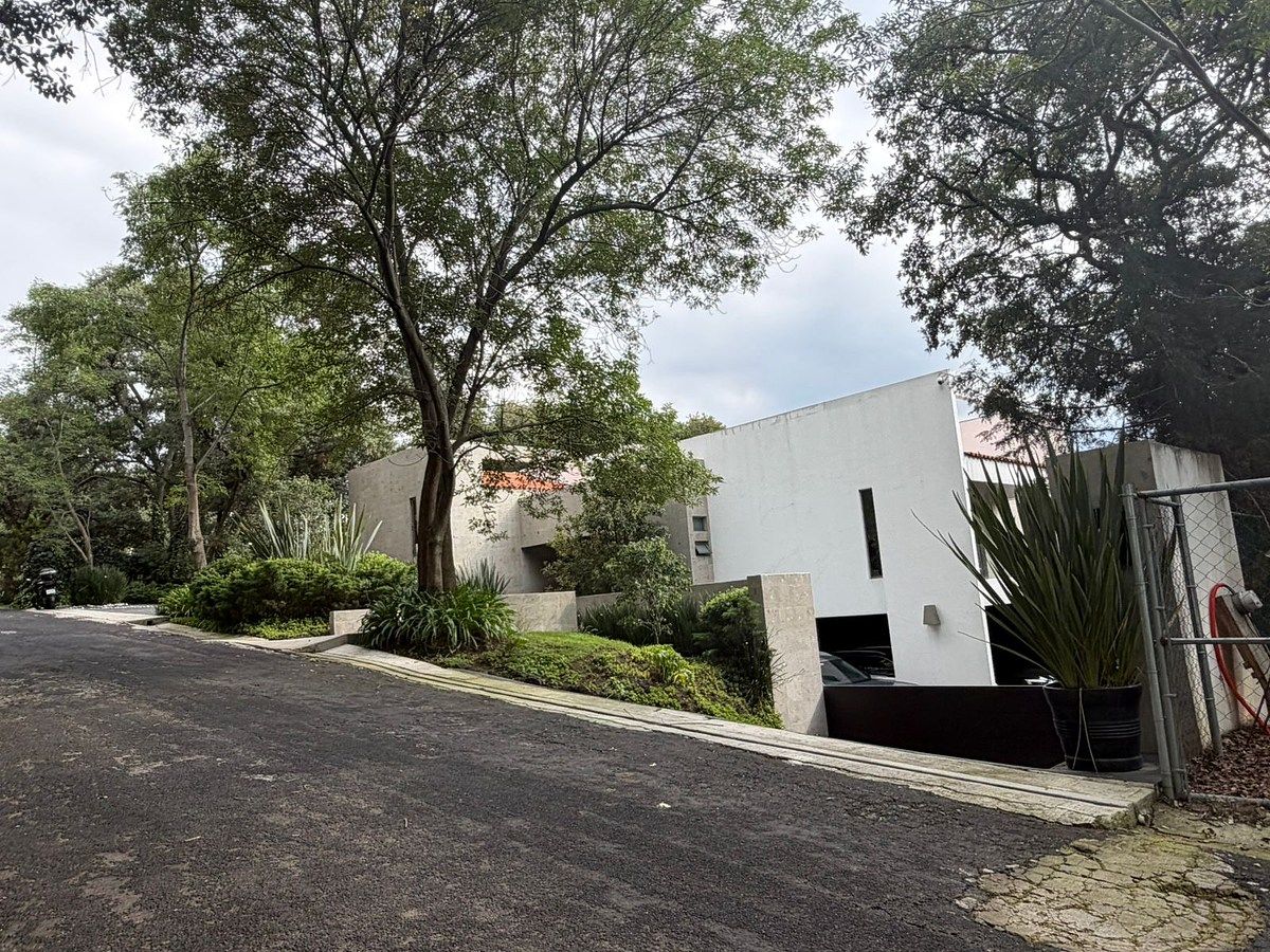 Residencia con Gran Potencial en Hacienda de Valle Escondido, photo 1 of 31