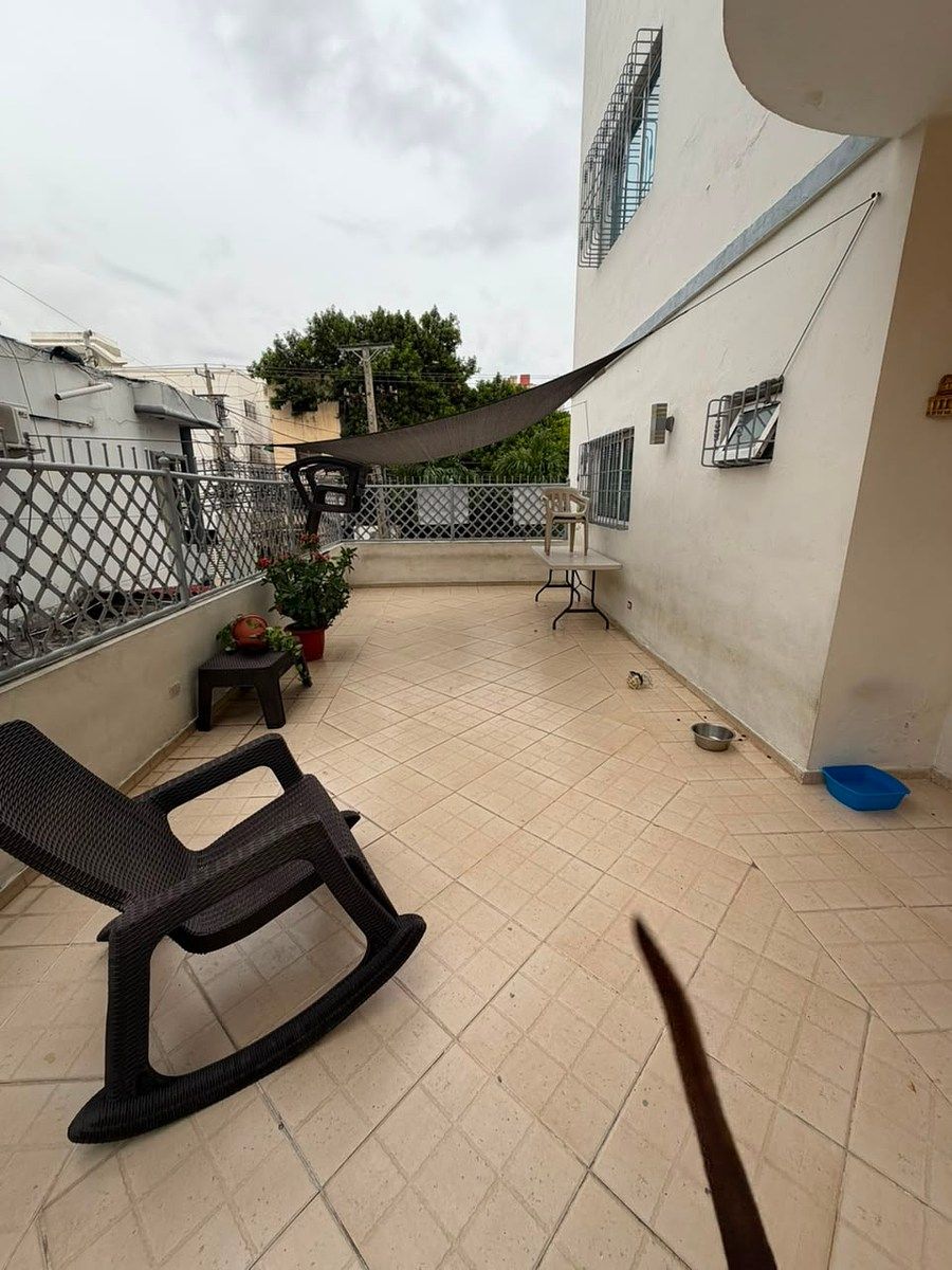 🌿 La terraza donde tu familia crea los mejores recuerdos. 🏡✨, foto 1 de 5