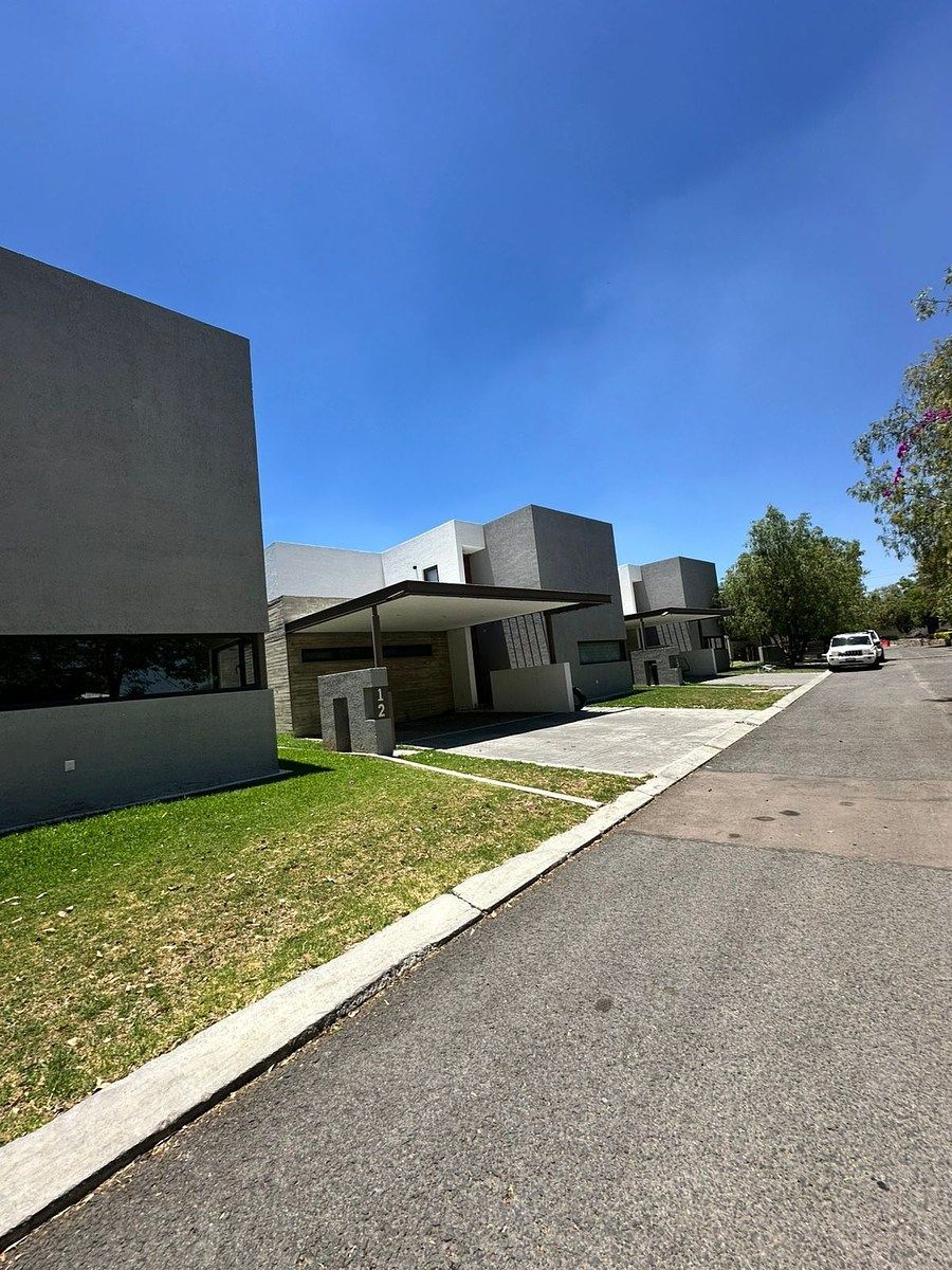 House in Gated Community in El Marqués, Querétaro, photo 2 of 21