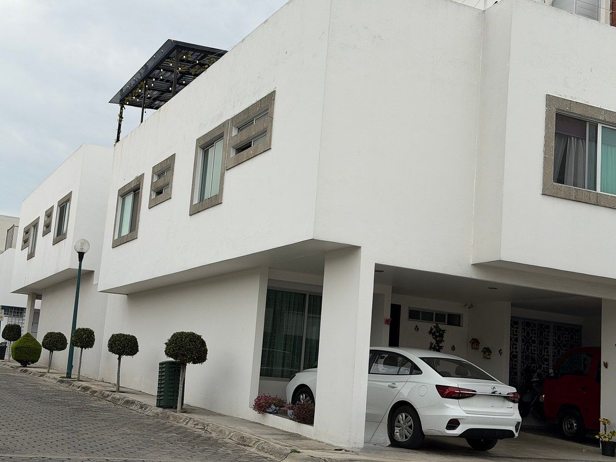 House on Camino Real to Cholula near UDLAP/UMAD/IMEX, photo 1 of 38