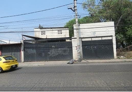 Bodega Comercial Estratégica en Atizapán Centro | Uso de suelo mixto, foto 1 de 8