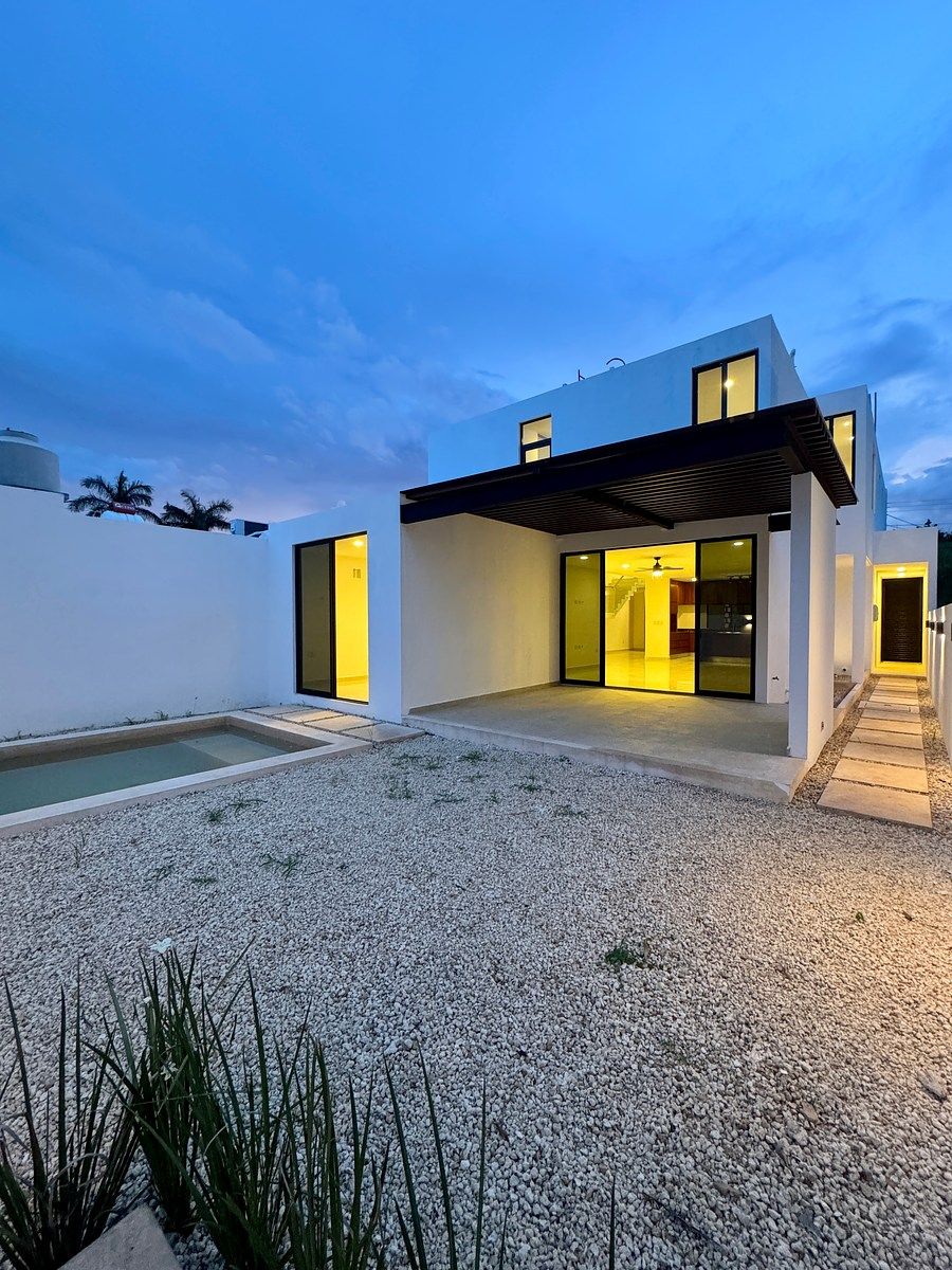 Casa en Venta en Cholul, Mérida | 2 Plantas | 300 m², photo 1 of 39