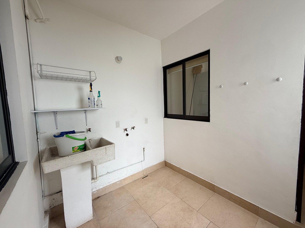 House in Gated Community in Cumbres del Lago, Querétaro, photo 16 of 24