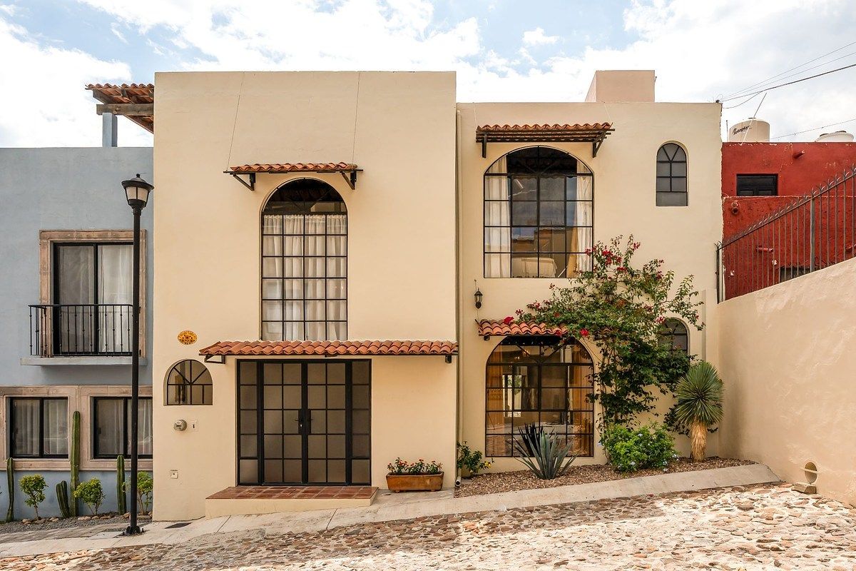 Casa en venta en San Miguel de Allende, remodelada con 2 recámaras, foto 1 de 23