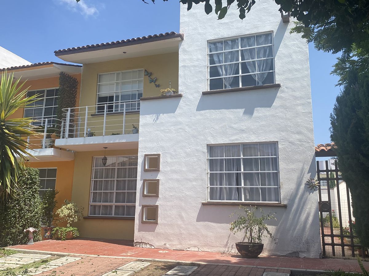 CASA PARA ALUGAR NO CONDOMÍNIO TULIPANES TEJEDA CORREGIDORA, foto 1 de 16