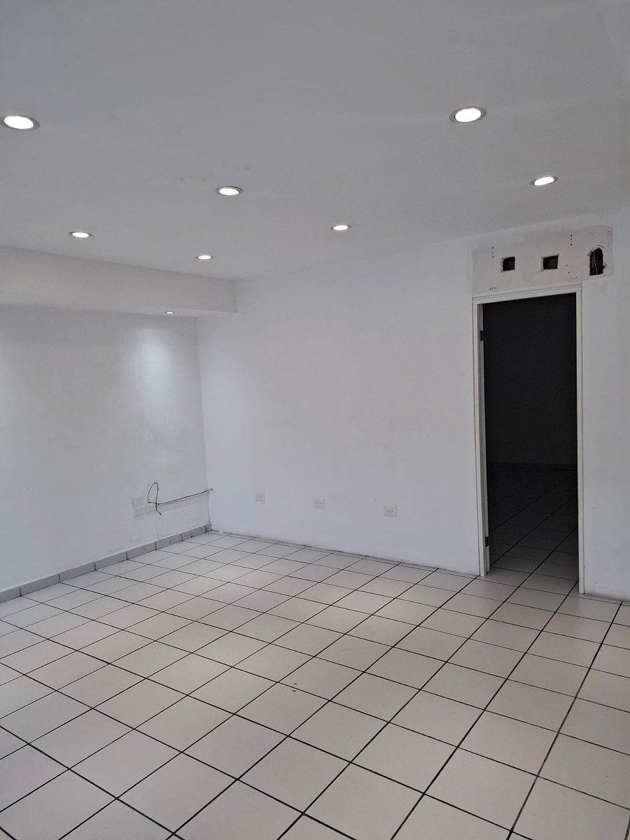 Retail Space in Balcones del Mirador, Monterrey, photo 9 of 11