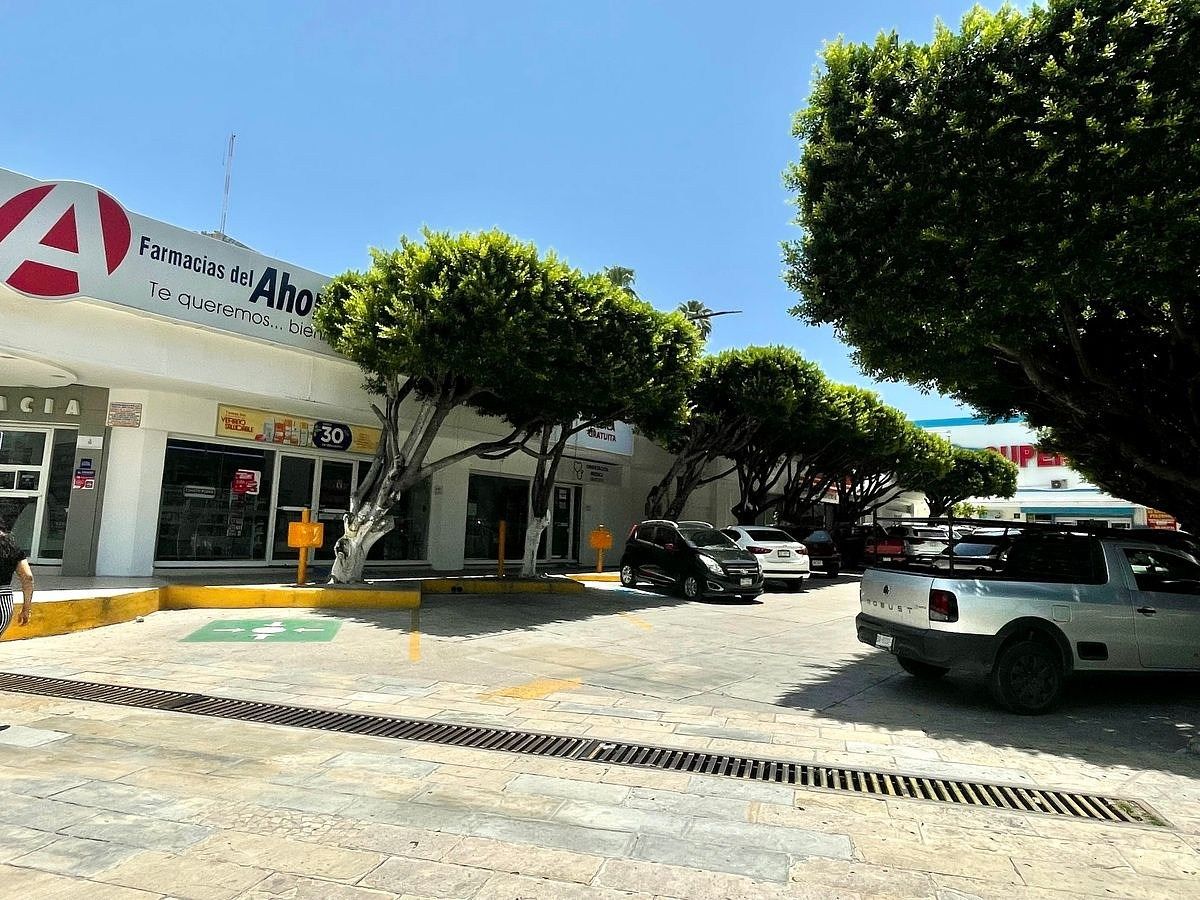 LOCAL IN SUBALZA PLAZA, TGZ., photo 1 of 9