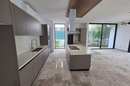 Casa Nueva en Oasis, Yucatán Country Club | 4 Recámaras, Alberca y Paneles Solar