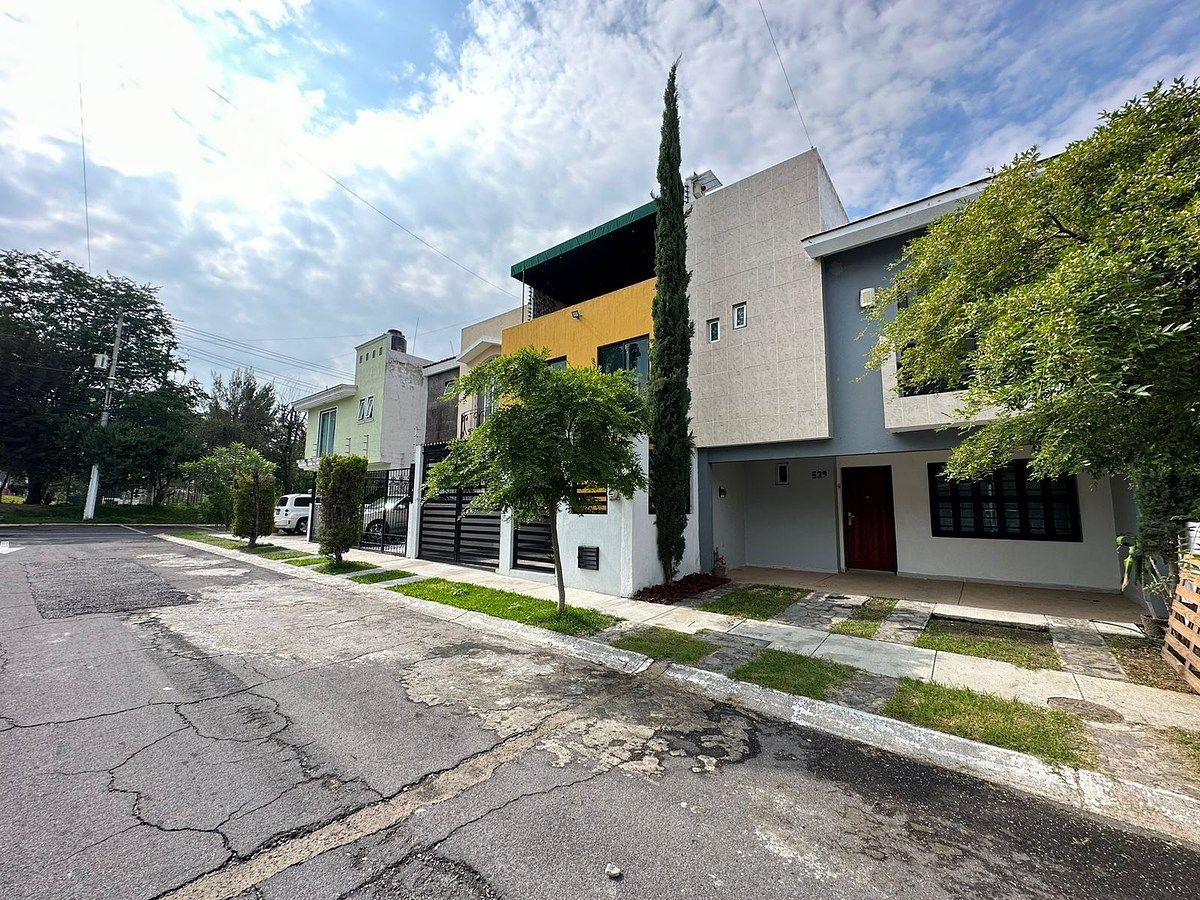 Casa em Bosques Del Centinela II, Zapopan, foto 2 de 17
