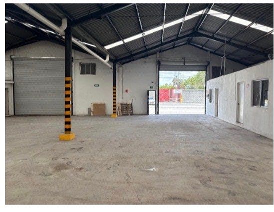 Commercial Storage Unit in Central de Carga, San Nicolás de los Garza, photo 2 of 10