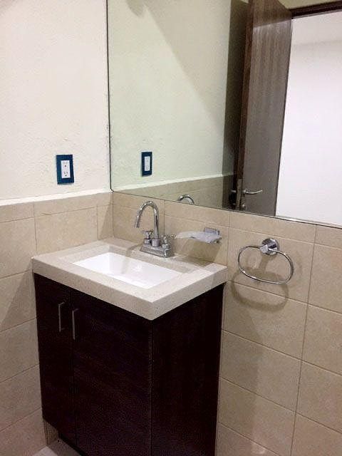 Baño de servicio, foto 28 de 28