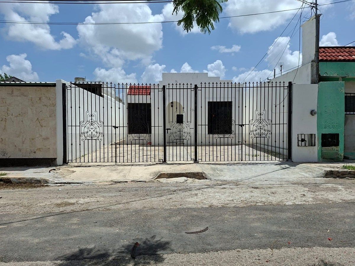 Fachada principal, foto 1 de 13