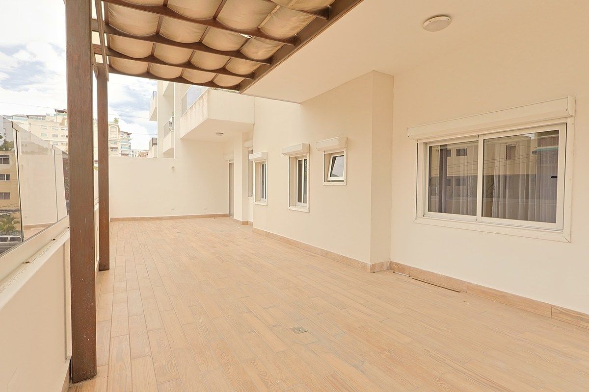 Apartamento en alquiler en Bella Vista, foto 1 de 10