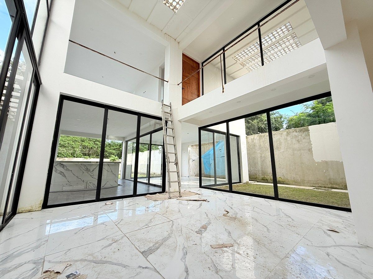 EN VENTA CASA DE 5 RECÁMARAS EN PRIVADA BLANCA RESIDENCIAL EN MÉRIDA - foto 2