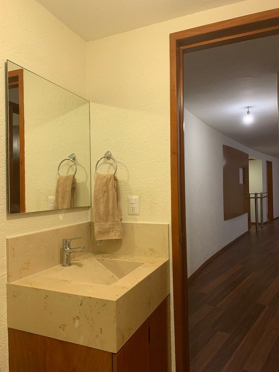 Baño Compartido Recamaras 1 y 2, photo 22 of 39