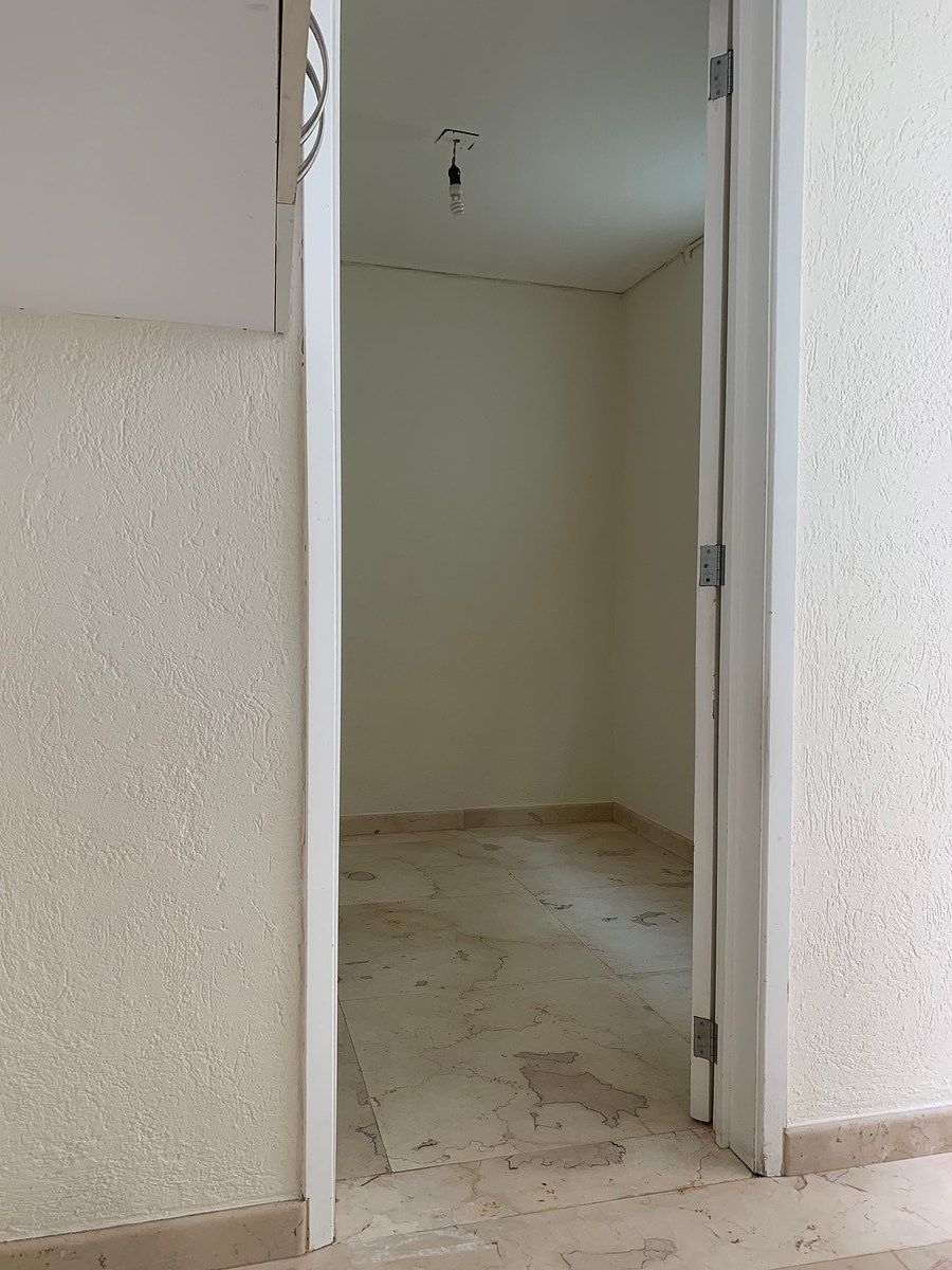Cuarto de Servicio, photo 35 of 39