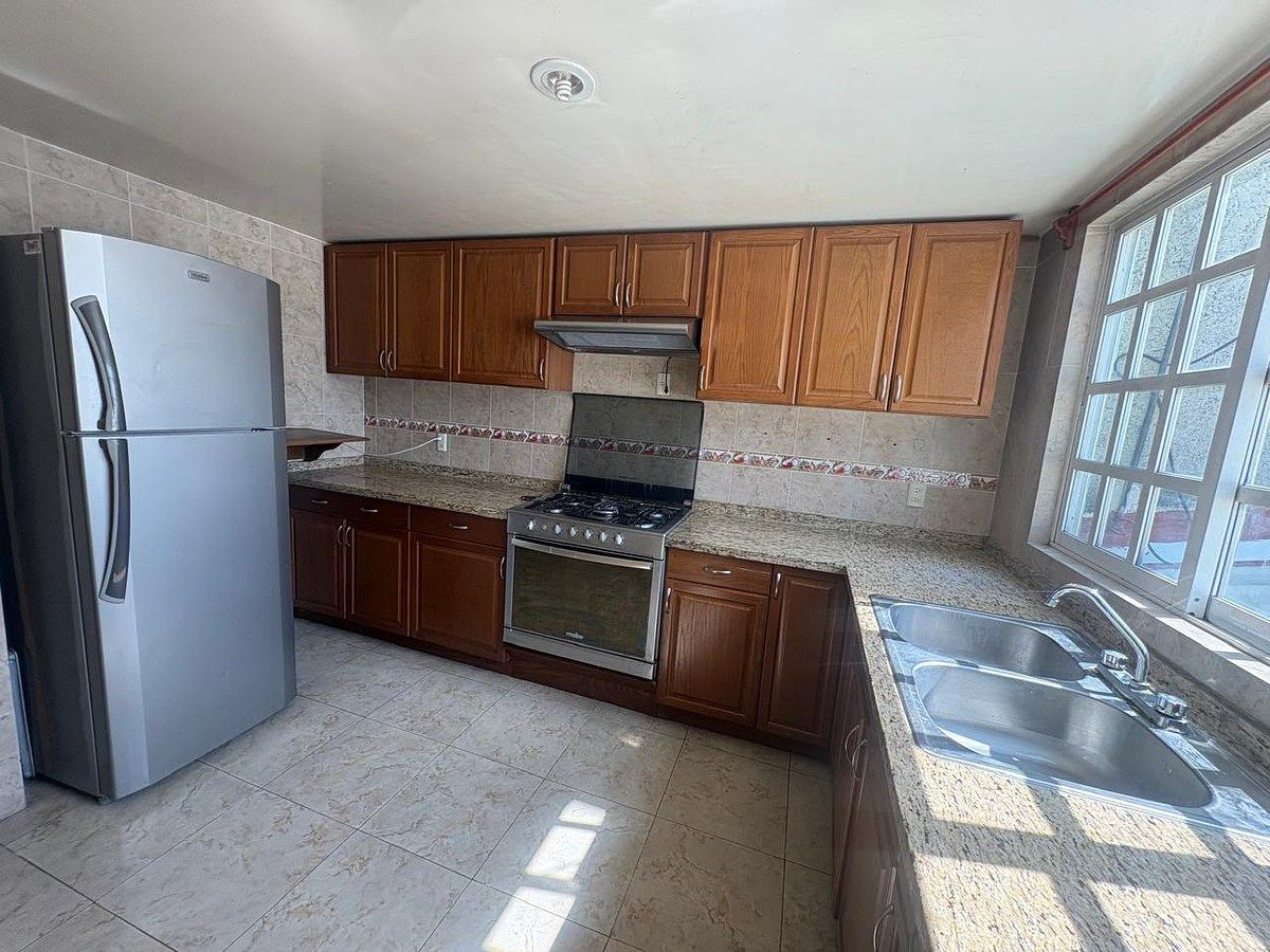 House in La Romana, Tlalnepantla de Baz, photo 5 of 9