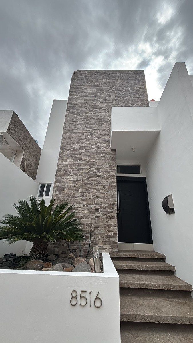 CASA EN VENTA EN ZONA BAHÍAS POR PERIFÉRICO DE LA JUVENTUD, photo 1 of 14