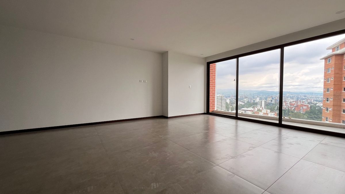 Apartamento de 3 habitaciones en venta en zona 15 - Image 2