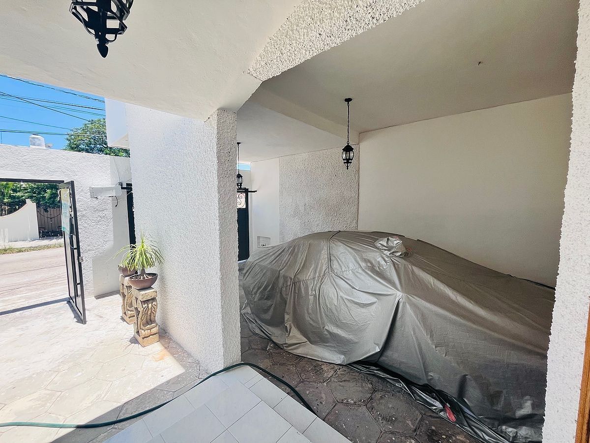 Casa em Jardines Del Norte, Mérida, foto 3 de 32