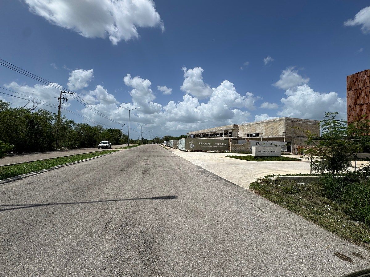 EN VENTA TERRENO EN ESQUINA SOBRE AVENIDA PASEO NORTE DETRÁS DE LA ISLA MÉRIDA - foto 5