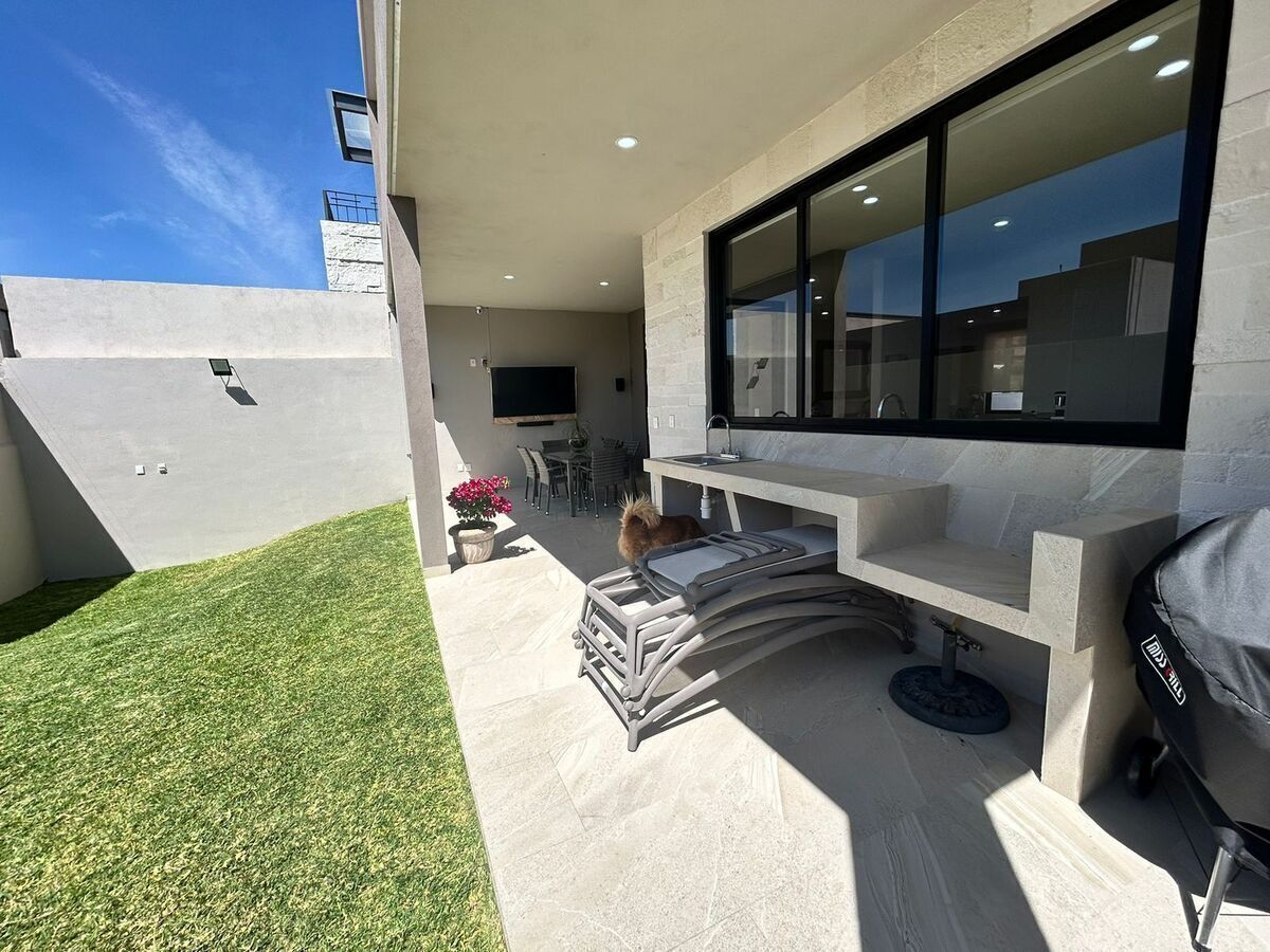 Casa en condominio en Altozano el Nuevo Querétaro, Querétaro, foto 2 de 35