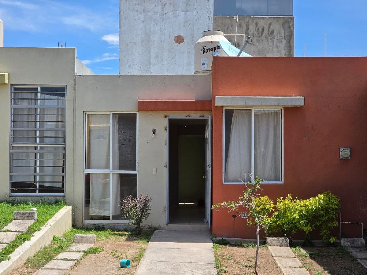 CASA EN VENTA EN FRACCIONAMIENTO EL PALERMO, foto 1 de 14