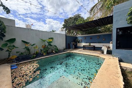CASA EN VENTA CON ALBERCA UBICADA EN GRAN SANTA FE EN CERRADA