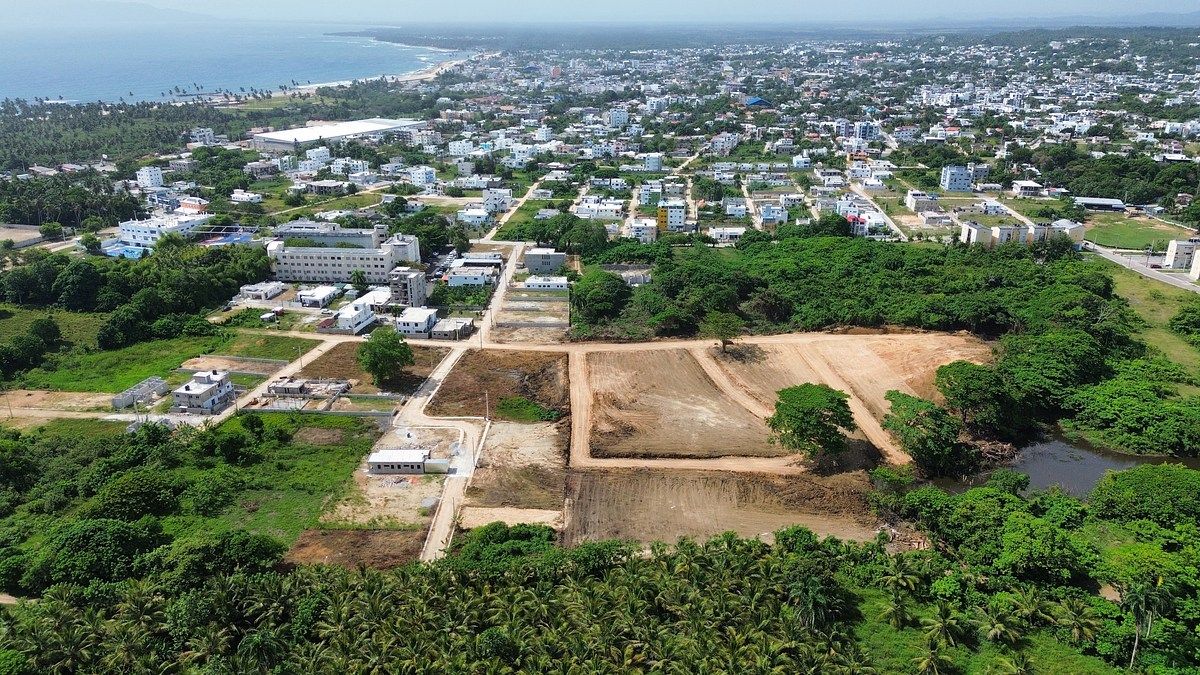SOLARES DESDE 244 METROS, DETRÁS DE LA UAPA EN NAGUA, foto 1 de 7