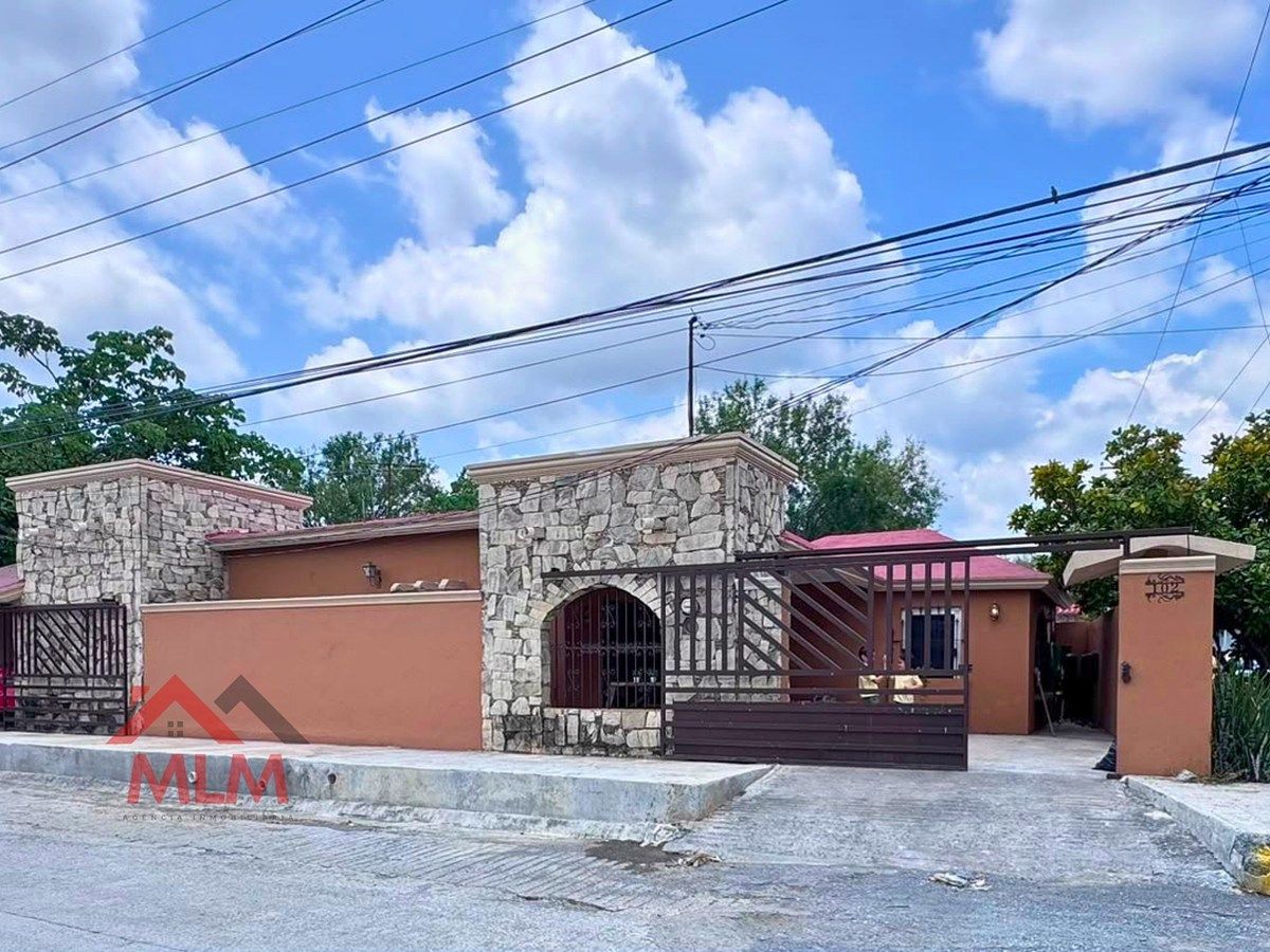 House for Sale in the Center of Juárez N.L., photo 1 of 26