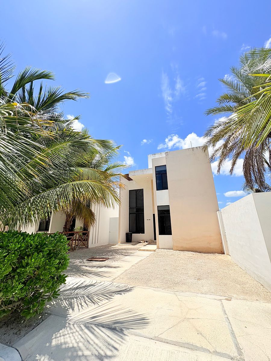 CASA EN VENTA MERIDA, PLAYA CHELEM, PRIVADA PUERTO LINDO, AMUEBLADA, LISTA., foto 1 de 36