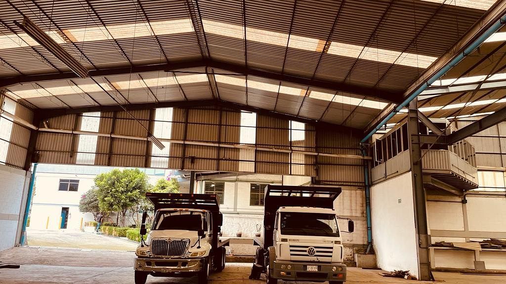 MAGNÍFICA BODEGA INDUSTRIAL EN XOCHIMILCO, foto 1 de 12