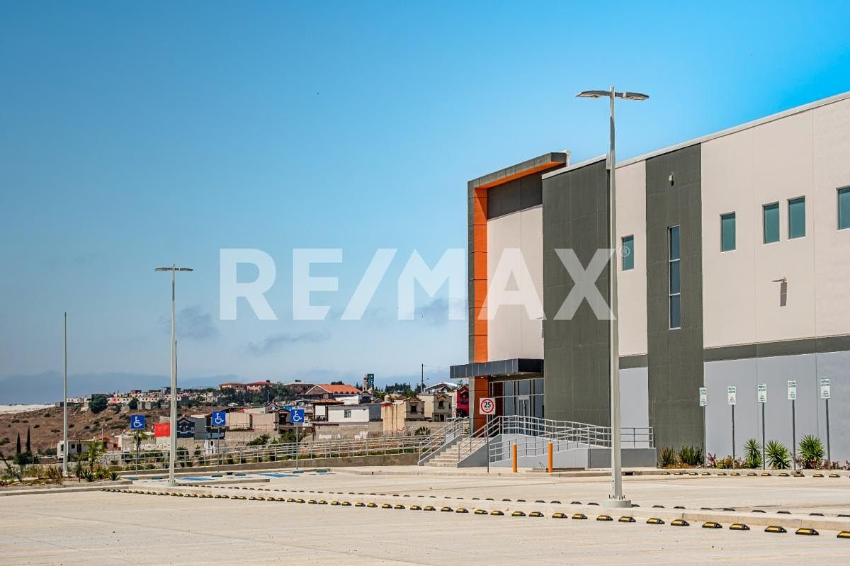 Commercial Storage Unit in San Antonio Club Hípico y de Golf, Tijuana, photo 2 of 11