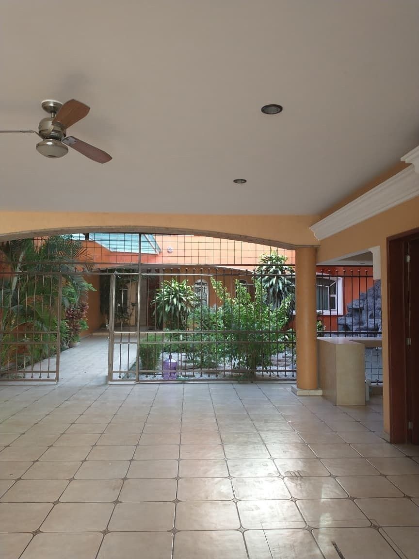 Casa em Quinta Velarde, Guadalajara, foto 2 de 12