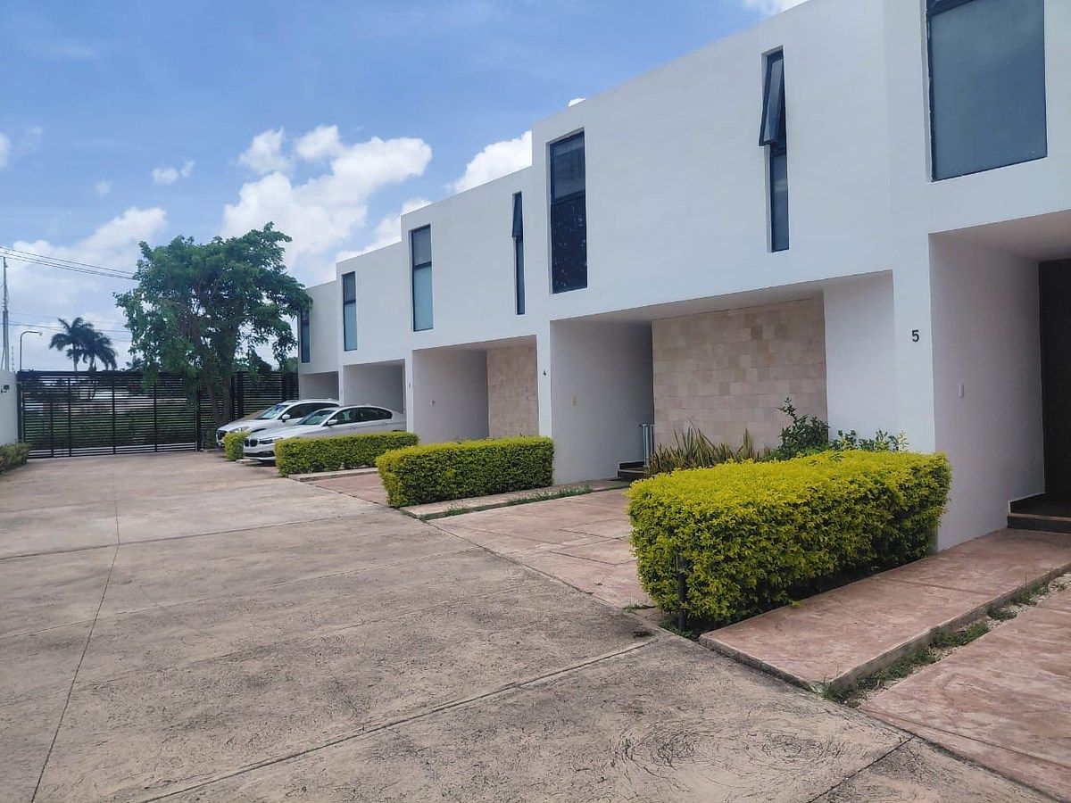 TOWNHOUSE IMPECÁVEL PARA ALUGUEL EM MONTEBELLO, foto 1 de 19