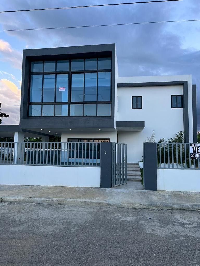 Casa 2 niveles con piscina en Guayabal, Santiago de los Caballeros, foto 1 de 13