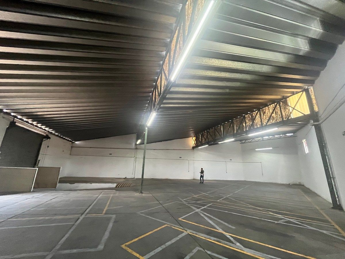 bodega con altura aproximada de 4 metros, foto 15 de 22
