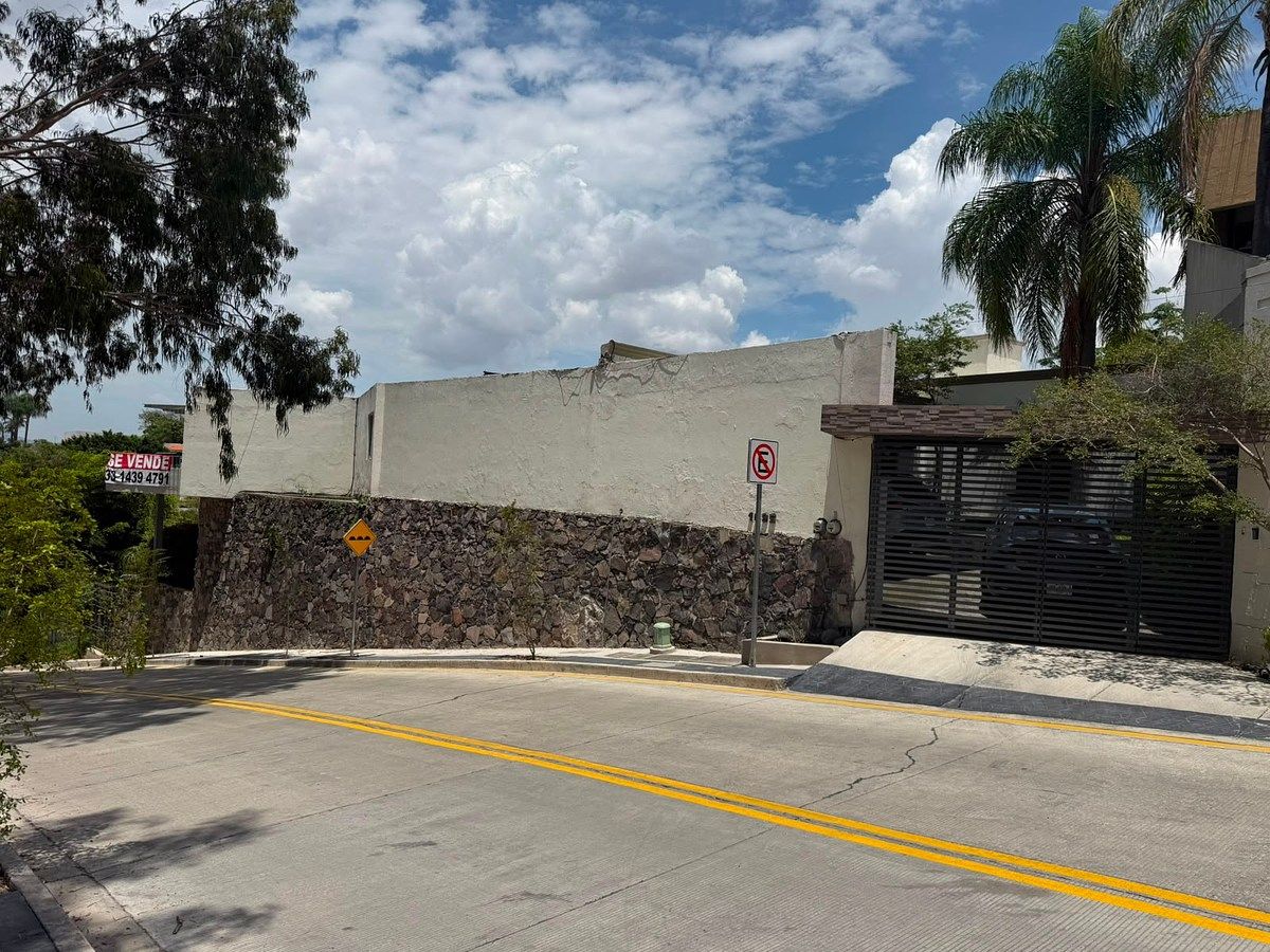 Casa - Terreno à Venda em Colinas de San Javier em Zapopan, Jalisco, foto 1 de 36